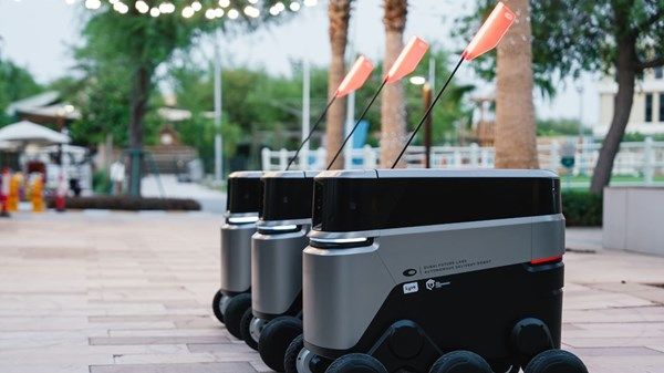 إطلاق 3 روبوتات تجريبية لتوصيل المنتجات في المدينة المستدامة بدبي