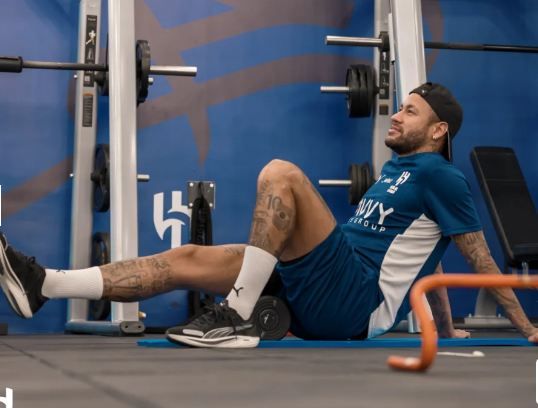 نيمار يواصل برنامجه التأهيلي في الهلال