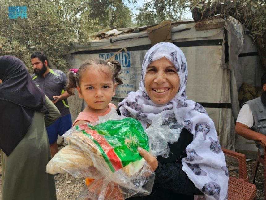 في 3 دول.. مركز الملك سلمان يواصل تقديم مساعدات غذائية وطبية