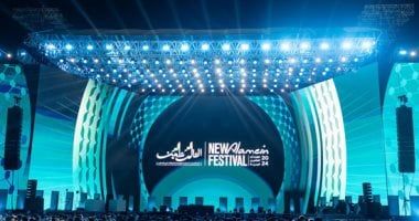 تامر حسنى يصعد مسرح U Arena بعد قليل لإحياء حفل مهرجان العلمين