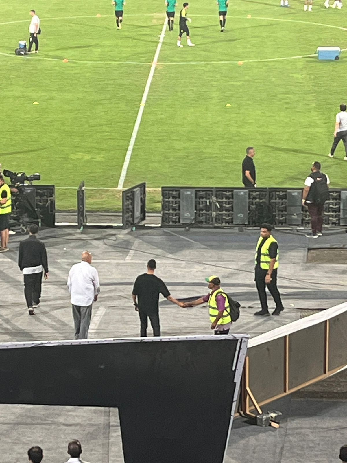 محمد الشيبي يؤازر بيراميدز أمام الزمالك بالدورى.. صور