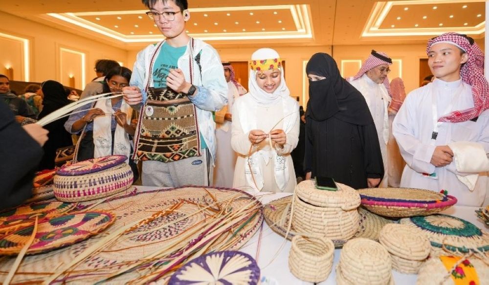 يستمتعون بموروث المملكة.. "موهبة" تحتفي بطلبة 90 دولة بأولمبياد الكيمياء