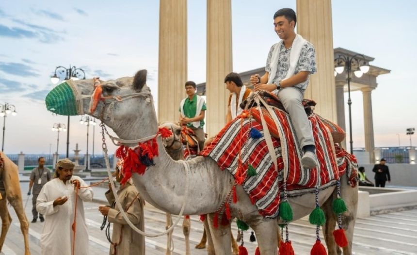 يستمتعون بموروث المملكة.. "موهبة" تحتفي بطلبة 90 دولة بأولمبياد الكيمياء