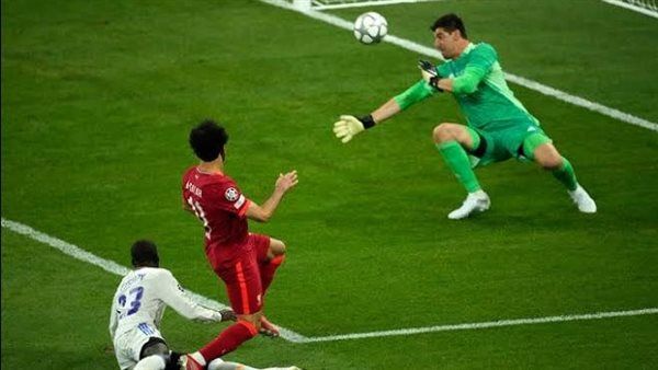 كورتوا: اعتذر للمصريين عن تصدياتي لمحاولات صلاح في نهائي دوري الأبطال.. لقد كان خطيرا