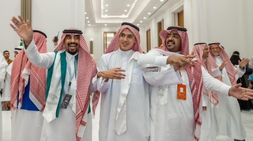 يستمتعون بموروث المملكة.. "موهبة" تحتفي بطلبة 90 دولة بأولمبياد الكيمياء