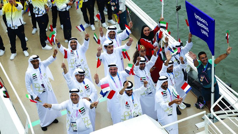 الامارات | علم الإمارات يرفرف في حفل افتتاح «باريس 2024»