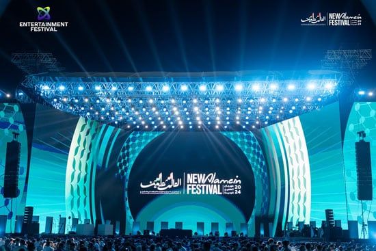 تامر حسنى يصعد مسرح U Arena بعد قليل لإحياء حفل مهرجان العلمين