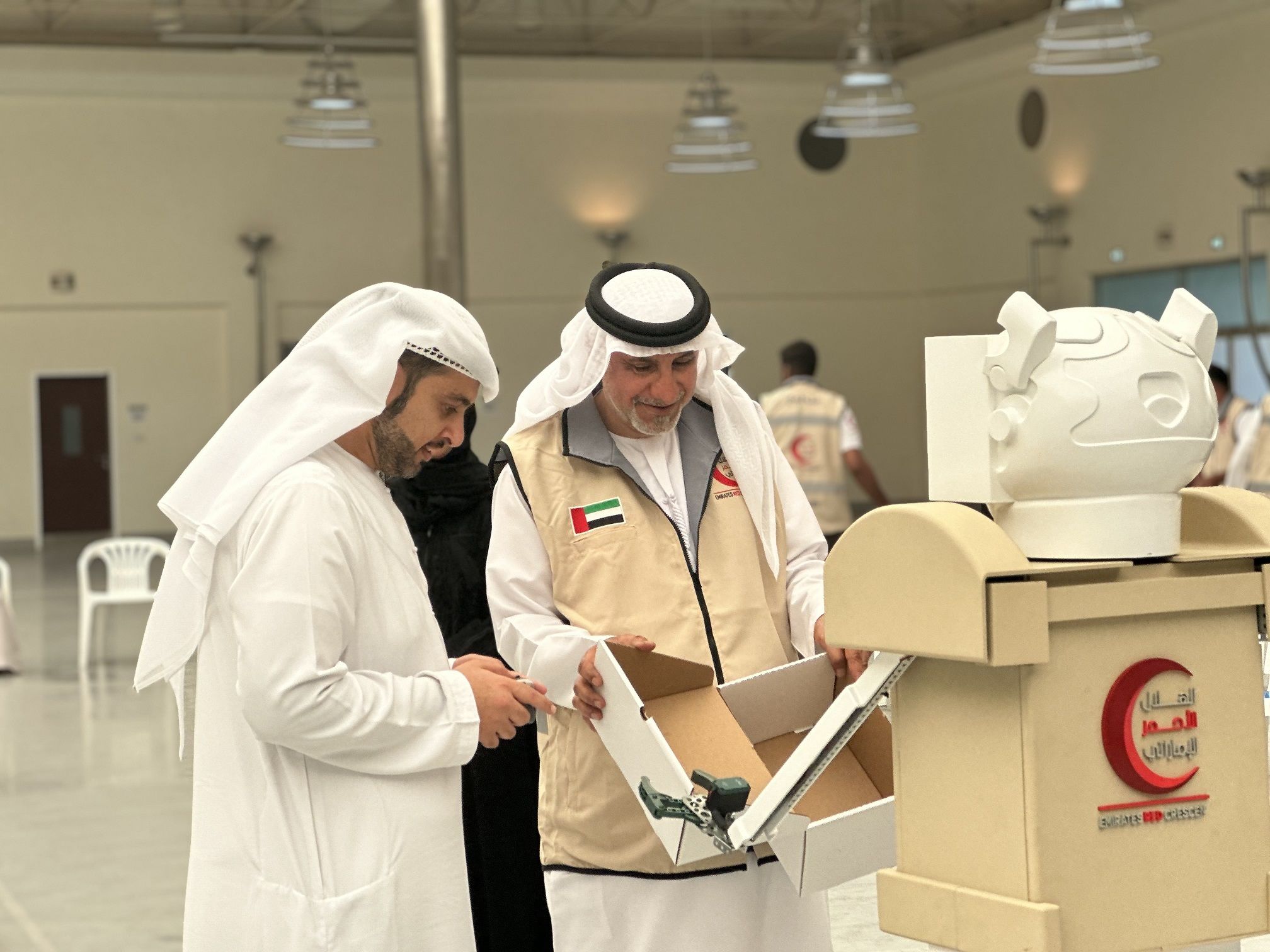 الامارات | الهلال الأحمر ينظم المرحلة الثانية من مبادرة من خيرات بلادي