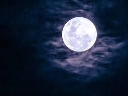 إحنا والقمر جيران