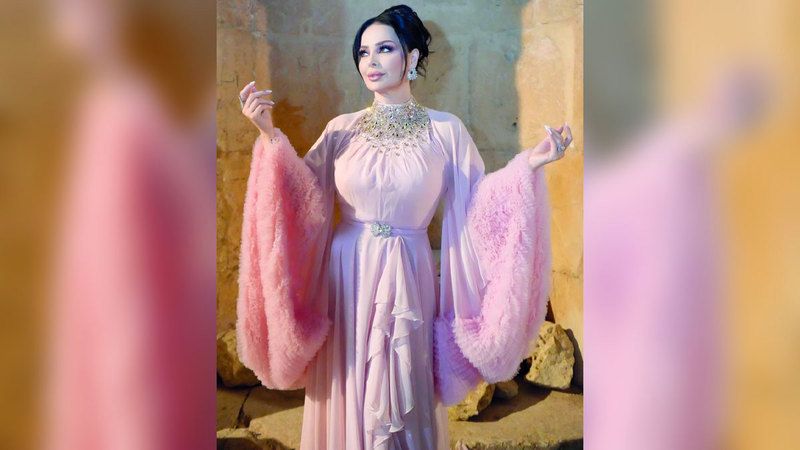 الامارات | ديانا كرزون مجدداً في «جرش».. بإطلالة زهرية