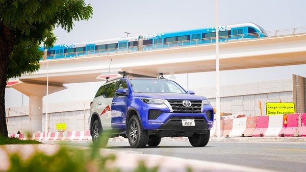 «طرق دبي» تبدأ التشغيل التجريبي لمركبة التفتيش الذكي حول حرم القطارات
