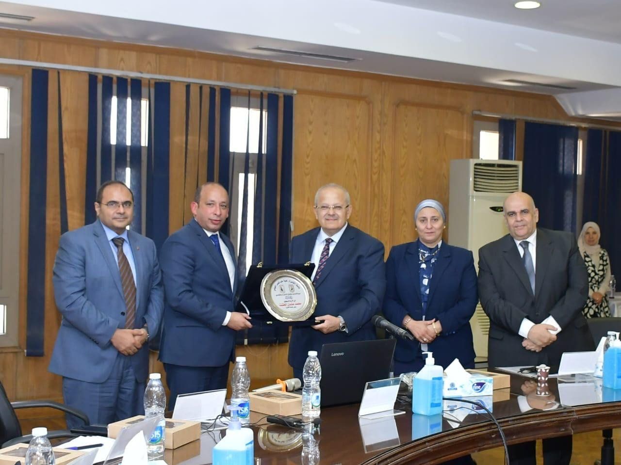 الخشت يترأس اجتماع مجلس كلية الطب ويشيد بانجازاته لدعم قصر العينى