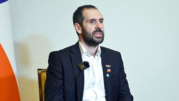 وزير الاقتصاد التشيلي: مليارا دولار حجم استثمارات الإمارات عام 2023