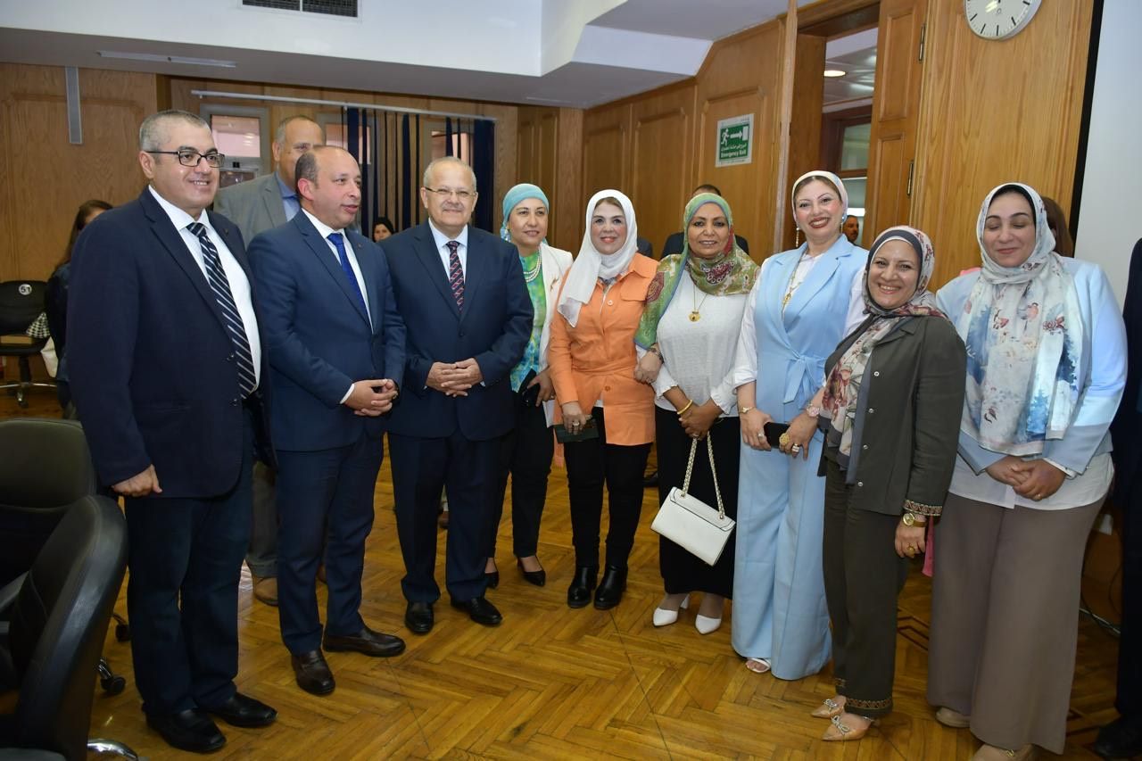 الخشت يترأس اجتماع مجلس كلية الطب ويشيد بانجازاته لدعم قصر العينى