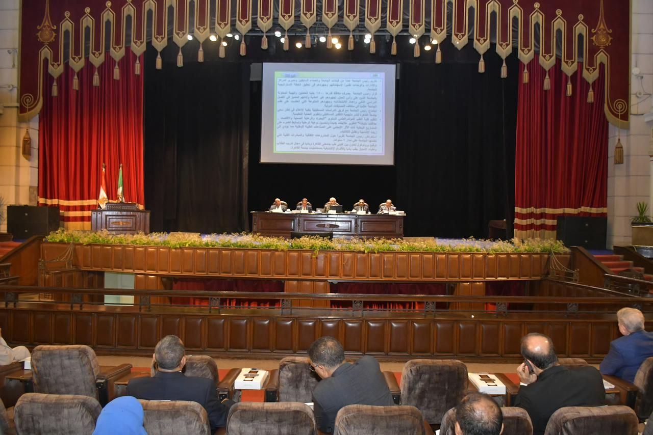 قيادات جامعة القاهرة:"الخشت" وطنى من طراز رفيع وقيادة تملك معرفة موسوعية