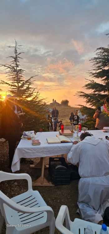 اختتام الاحتفالات بعيد القديس شربل في بقاعكفرا بمسيرتين على ضوء "سراج الميّ"