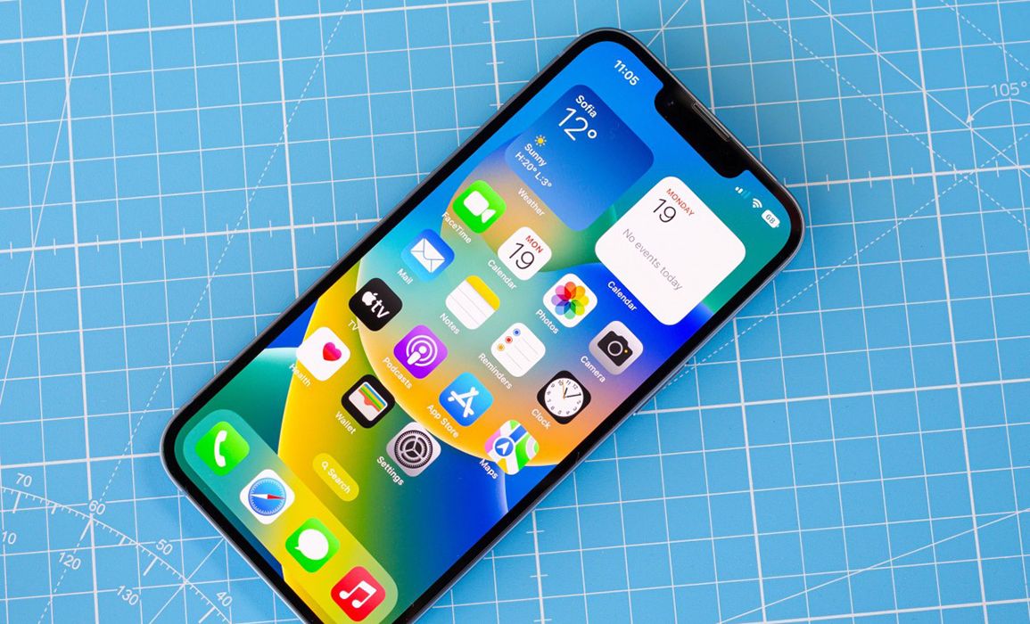 تكنولوجيا: ابل تدعم هاتف iPhone SE 4 القادم بشاشة OLED من LG
