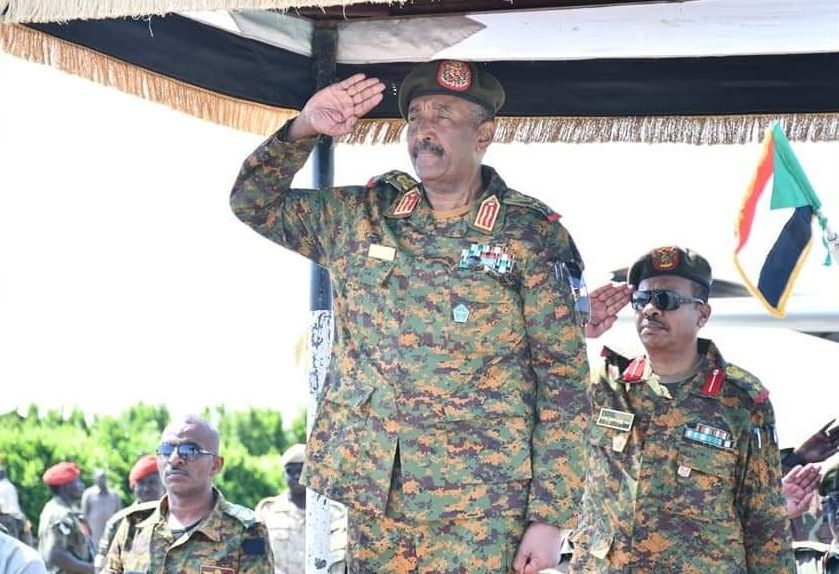 البرهان ينجو من محاولة اغتيال بهجوم مسيرة شرقي السودان