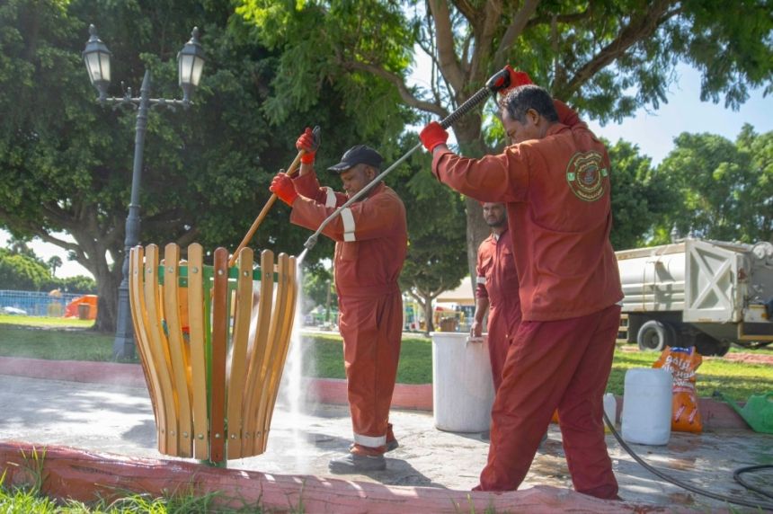 حملة تنظيف شاملة على مساحة 3.2 مليون متر مربع بالطائف