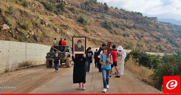 اختتام الاحتفالات بعيد القديس شربل في بقاعكفرا بمسيرتين على ضوء "سراج الميّ"