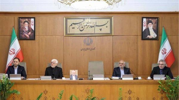 بحضور هنية.. الحكومة الإيرانية تعقد جلسة طارئة