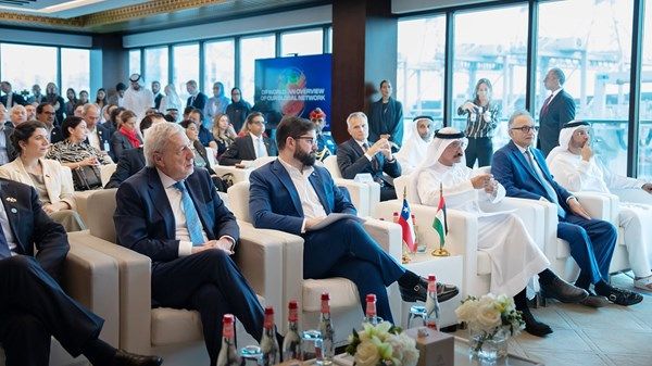 الرئيس التشيلي: «موانئ دبي» نموذج ملهم للابتكار والممارسات المستدامة