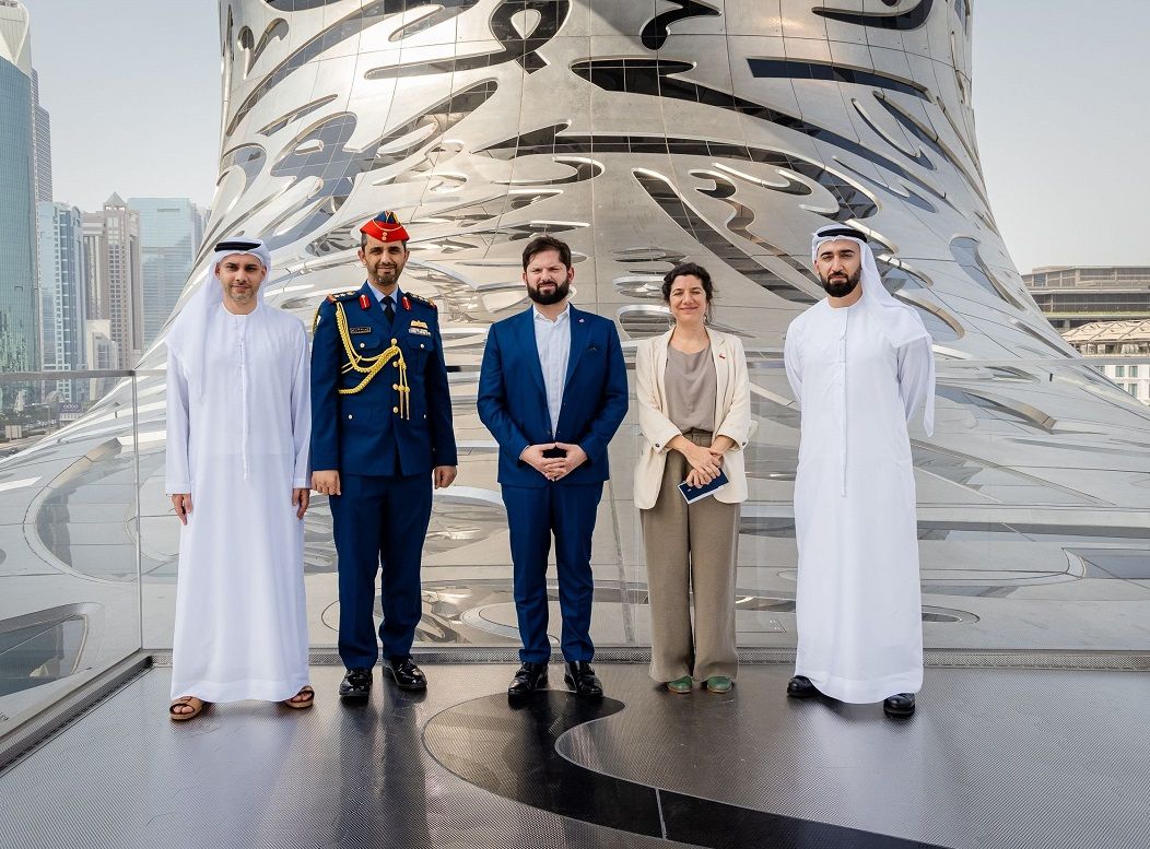 الامارات | رئيس تشيلي يزور "متحف المستقبل" ويطلع على مشاريعه لصناعة مستقبل أفضل للبشرية