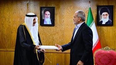 الخليج اليوم .. الملك سلمان يبعث رسالة للرئيس الإيراني