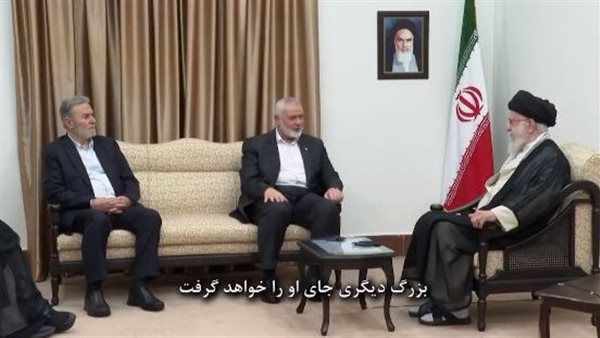 الوداع الأخير بين هنية وخمانئي وآخر كلماته .. شاهد