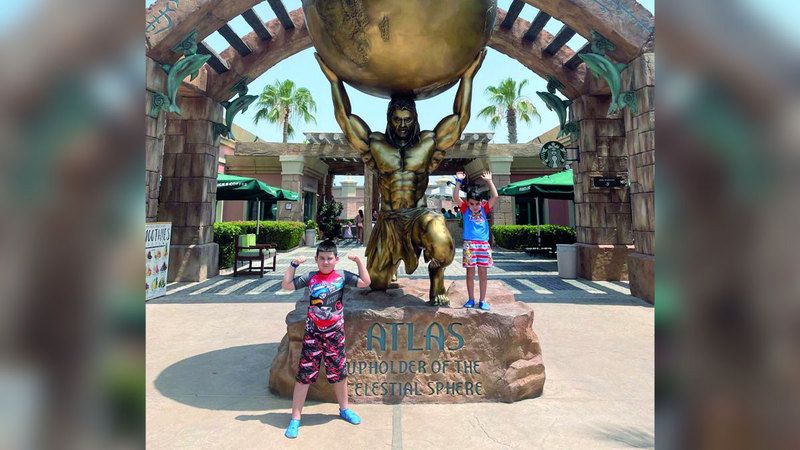 الامارات | الابتسامات تغمر وجه «رافي» في دبي