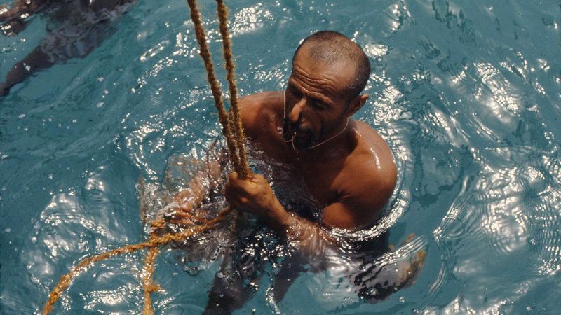 الامارات | الغوص..  رجال في مواجهة  المخاطر وطلب الرزق