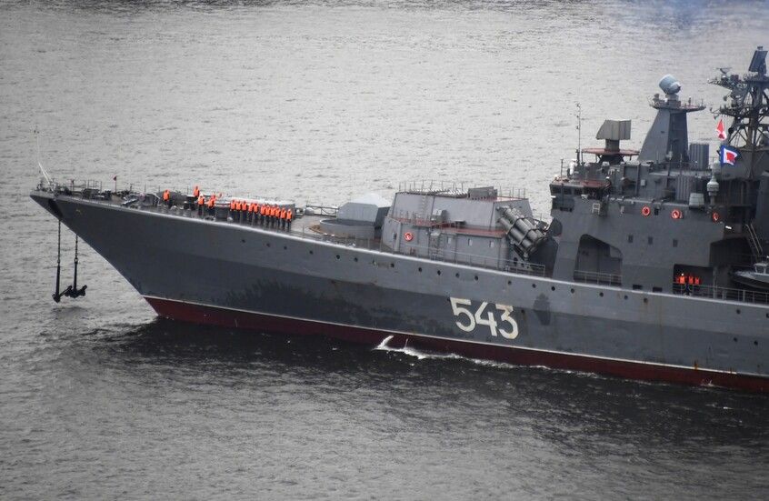 الخليج اليوم .. شاهد.. سفن حربية روسية تصل إلى سلطنة عمان