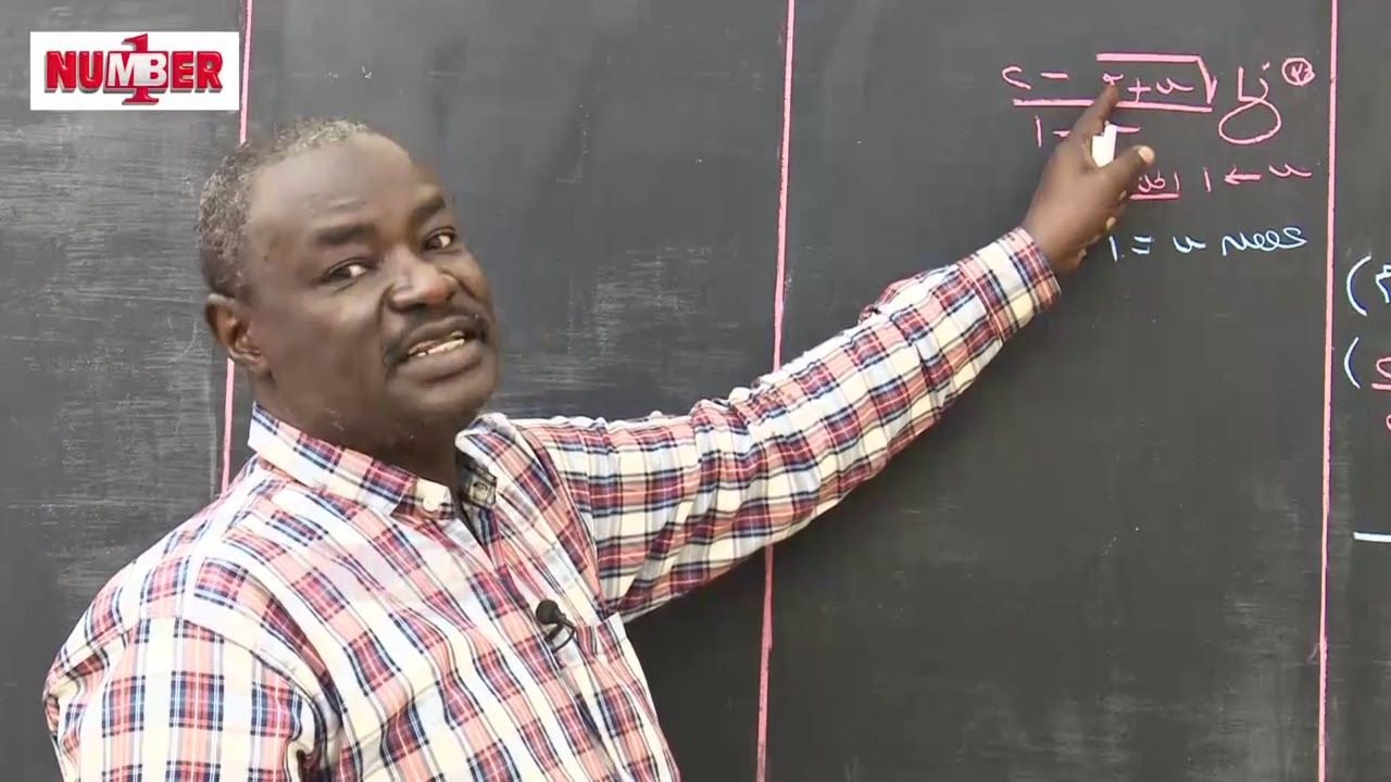 شاهد.. بعد عودتة من القاهرة.. أستاذ الرياضيات السوداني الشهير “مهاجر” يصور مقطع فيديو جميل من مدينة أم درمان يرصد عودة الحياة إلى طبيعتها بالمدينة العريقة