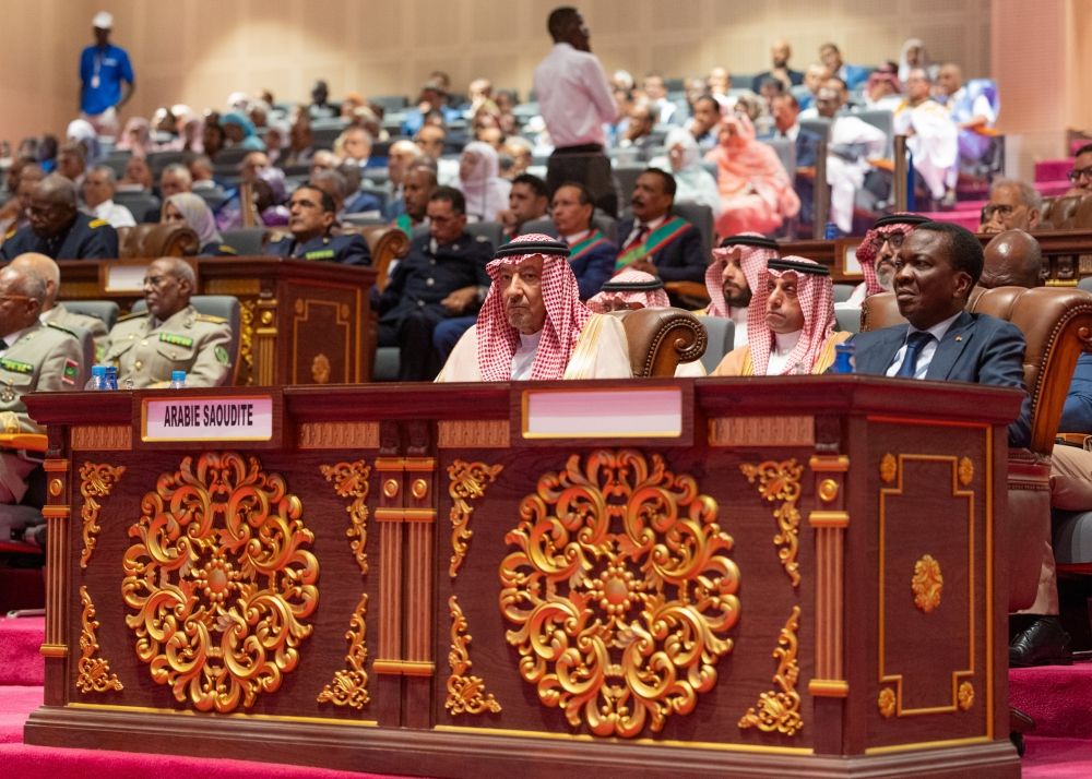 نيابة عن القيادة.. "الخريجي" يشارك في مراسم تنصيب الرئيس الموريتاني