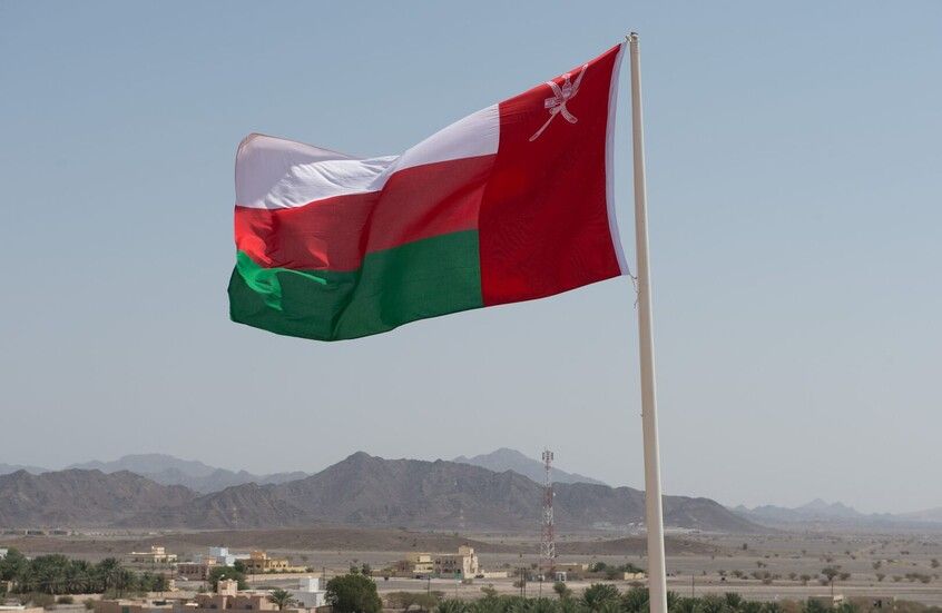 الخليج اليوم .. سلطنة عمان تطلب من رعاياها مغادرة لبنان على الفور