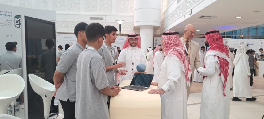 صور| "بصير" يوظف الذكاء الاصطناعي لتعليم المكفوفين في الأحساء