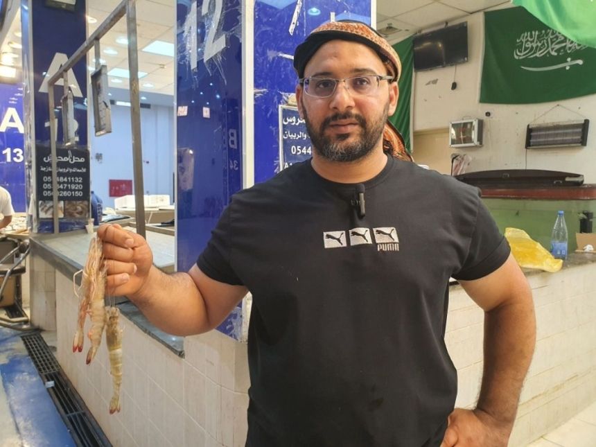 ثبات الأسعار للروبيان وانخفاض 30% لسمك الصويفي بثاني أيام الموسم