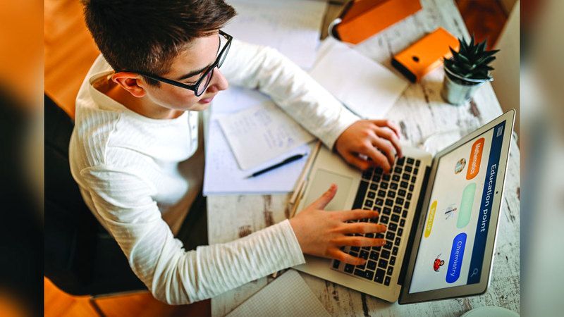 الامارات | عمل الطلبة في إجازة الصيف تطبيق عملي لمناهج الدراسة