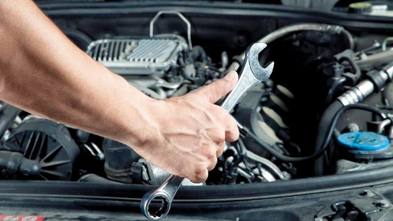 الامارات | شرطة أبوظبي وأدنوك للتوزيع تطلقان مبادرة للفحص المجاني للمركبات الخفيفة صيفاً