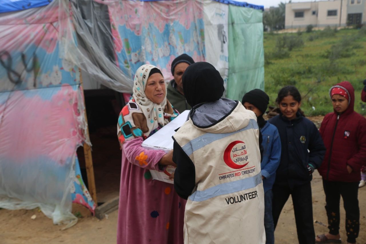 الخليج اليوم .. 70 طناً من المساعدات الإغاثية وزعتها «الفارس الشهم 3» على العائلات في غزة