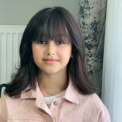 شاهد بالفيديو.. الطفلة اليمنية الشهيرة تالا الوائلي تتغزل في الشعب السوداني (أنتم شعب لا يتوصف أهل الكرم والجمال والطيبة) وتترجاهم: (عليك الله يا زول لو صار عرس في مصر تعزموني)