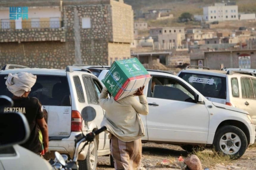 مساعدات طبية وغذائية.. مركز الملك سلمان يواصل جهوده الإغاثية في 3 دول