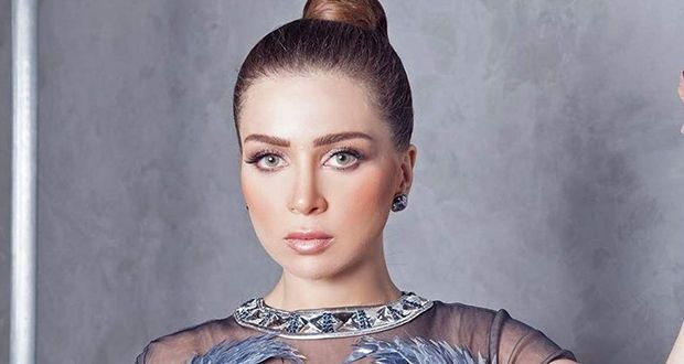 مي عز الدين تتحدث عن “زواج اصطناعي” وعلاقتها بالسوشيال ميديا