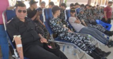 رجال الشرطة يتبرعون بدمائهم للمرضى فى قنا