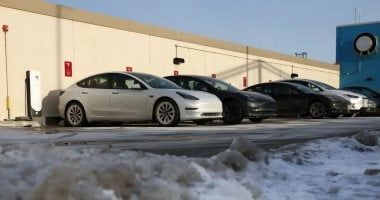 تكنولوجيا: زيادة تكرار حوادث القيادة الذاتية.. وتسلا تخلى مسئوليتها دائمًا