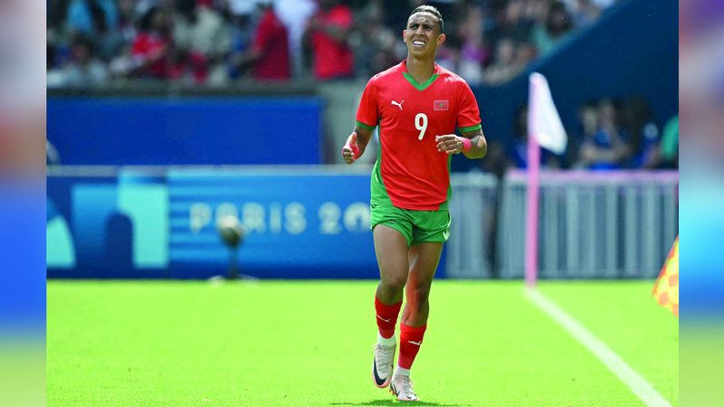 الامارات | «فيفا»: نجم العين رحيمي بطل تاريخي في المغرب