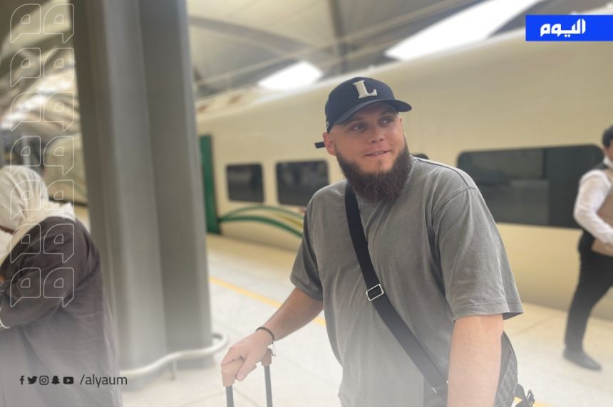 سائح فرنسي لـ "اليوم": المملكة مستقبل السياحة.. واعتنقت الإسلام لهذا السبب