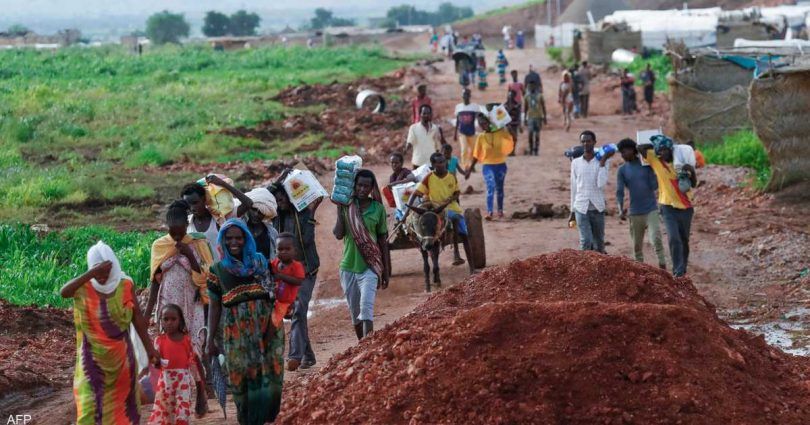 مفوضية العون الإنساني تكذب التقارير الدولية بوجود مجاعة بمعسكر زمزم للنازحين بالفاشر ومعسكرات أخرى بولاية شمال دارفور