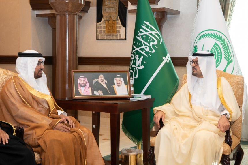 صور.. عائلات سعودية تعفو عن قتلة أحبائهم استجابةً لشفاعة نائب أمير مكة