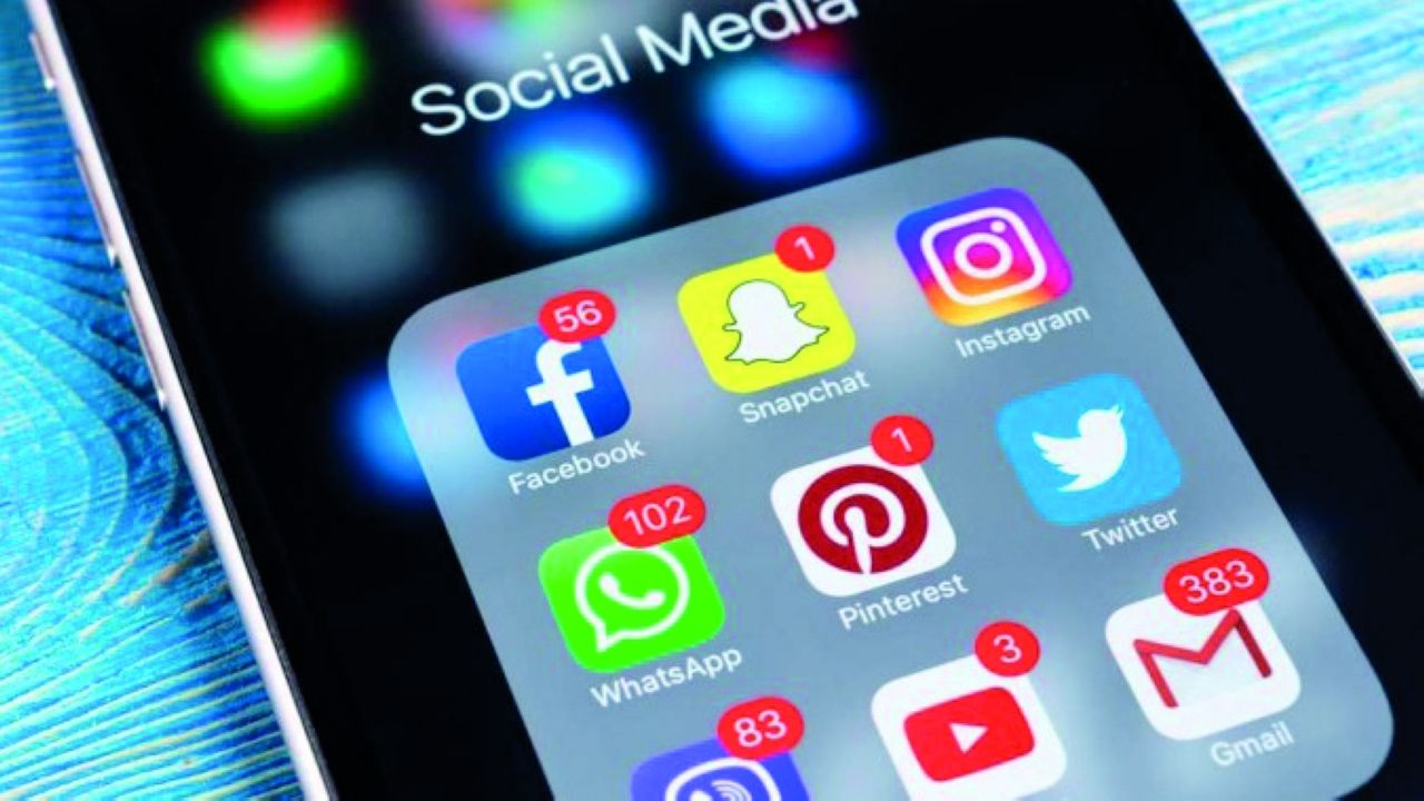 الامارات | 8 وسائل لتواصل المدارس مع ذوي الطلبة العام الدراسي المقبل